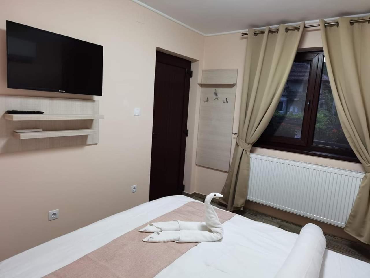 Casa Cizi 호텔 Călimăneşti 외부 사진