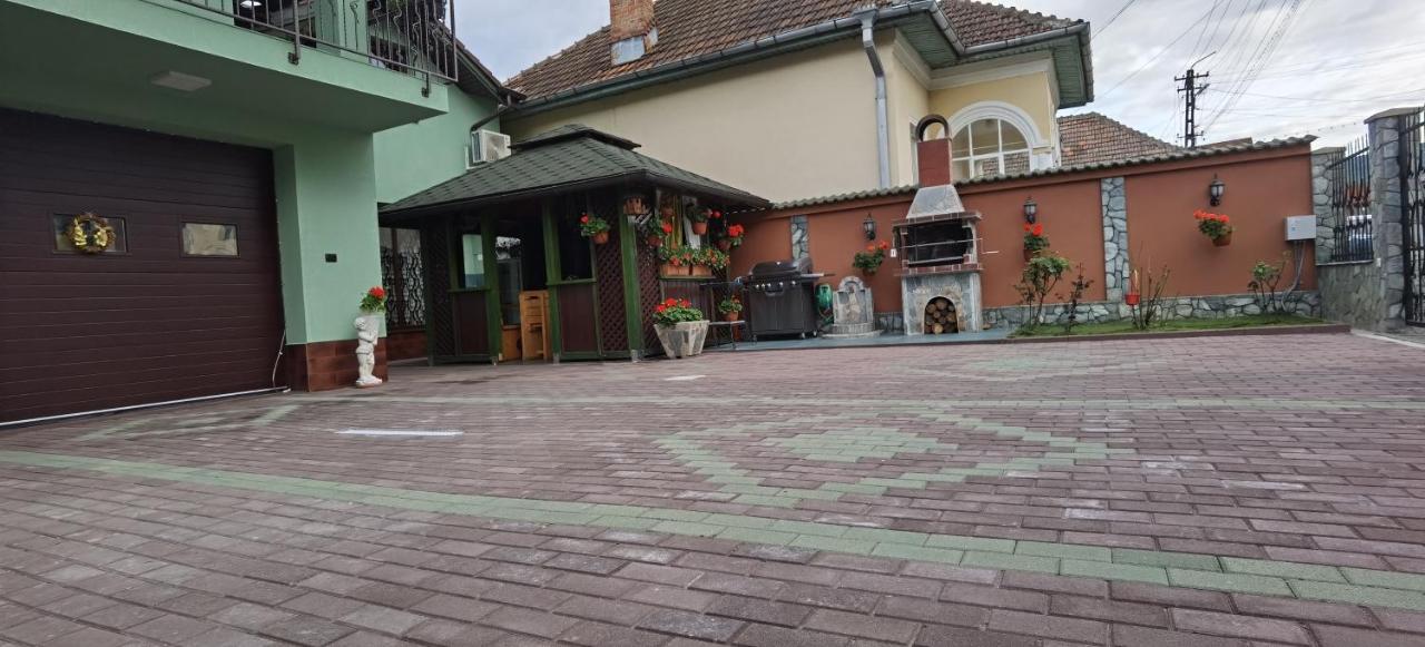 Casa Cizi 호텔 Călimăneşti 외부 사진