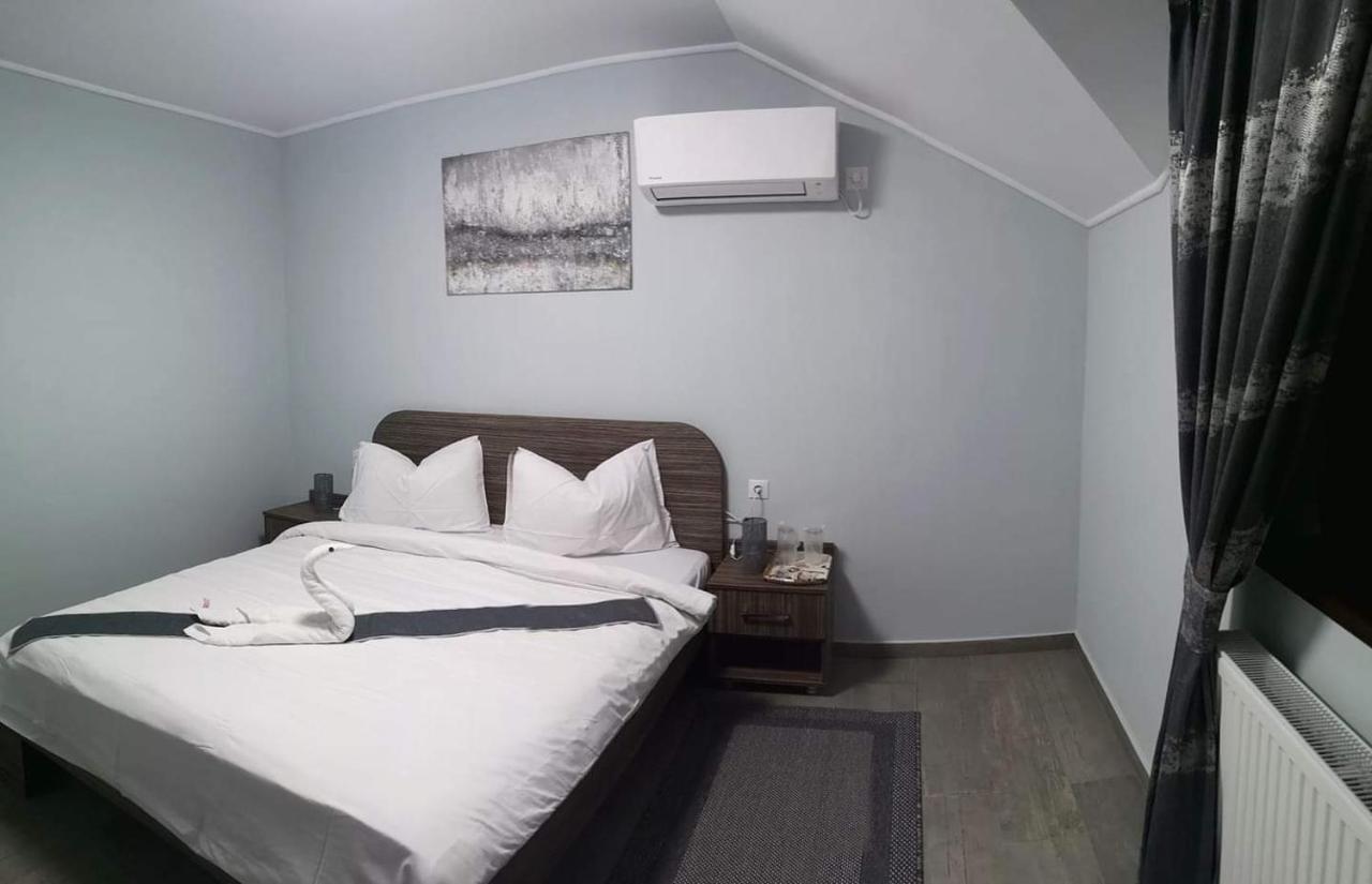 Casa Cizi 호텔 Călimăneşti 외부 사진