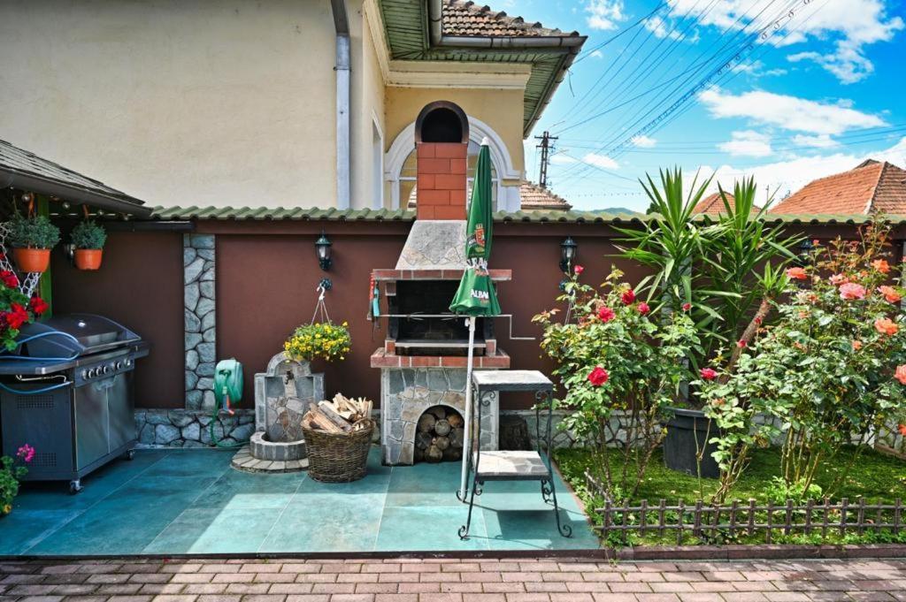 Casa Cizi 호텔 Călimăneşti 외부 사진