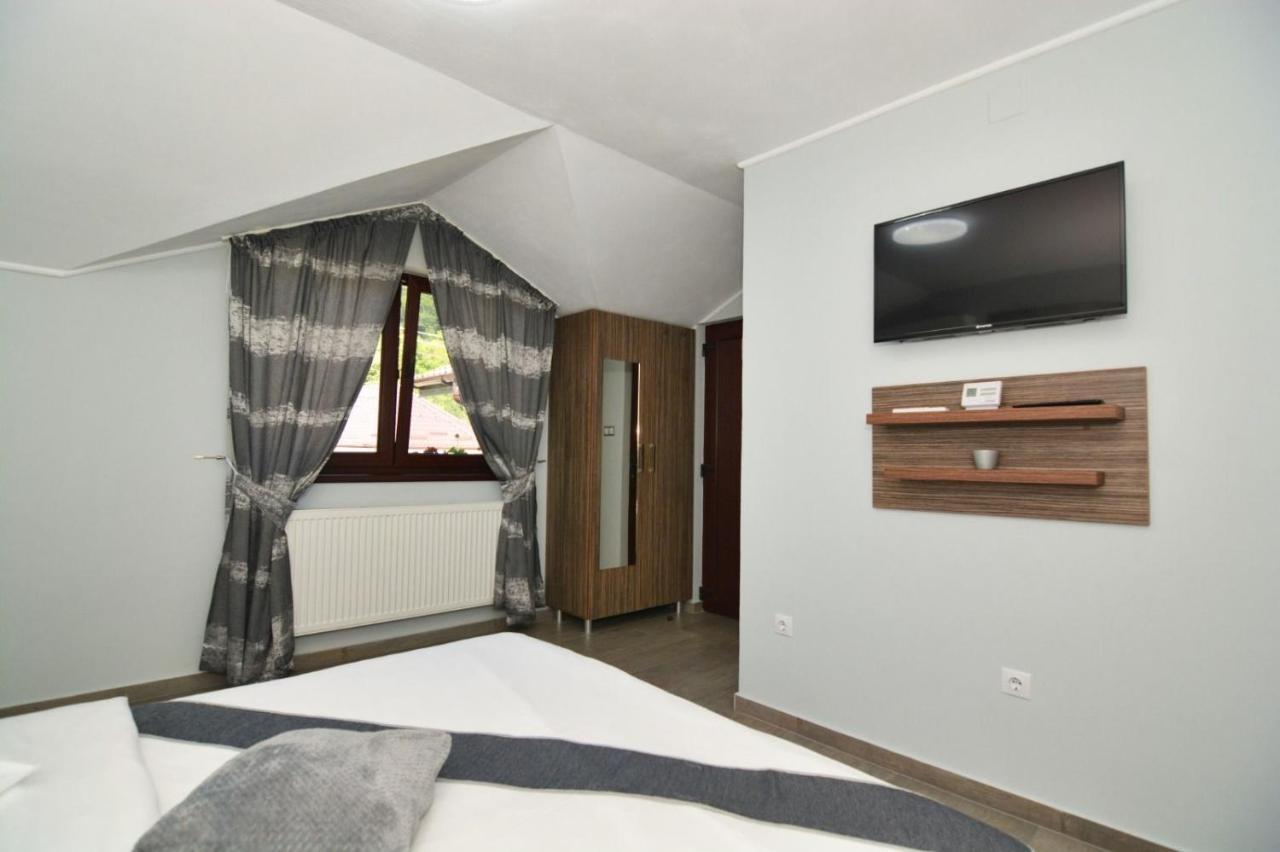 Casa Cizi 호텔 Călimăneşti 외부 사진