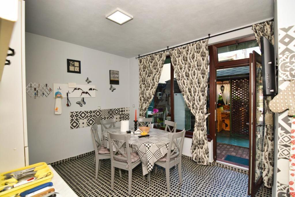 Casa Cizi 호텔 Călimăneşti 외부 사진
